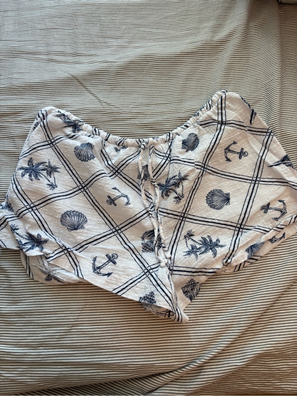 Shade & Shore White and Navy Seashell Short